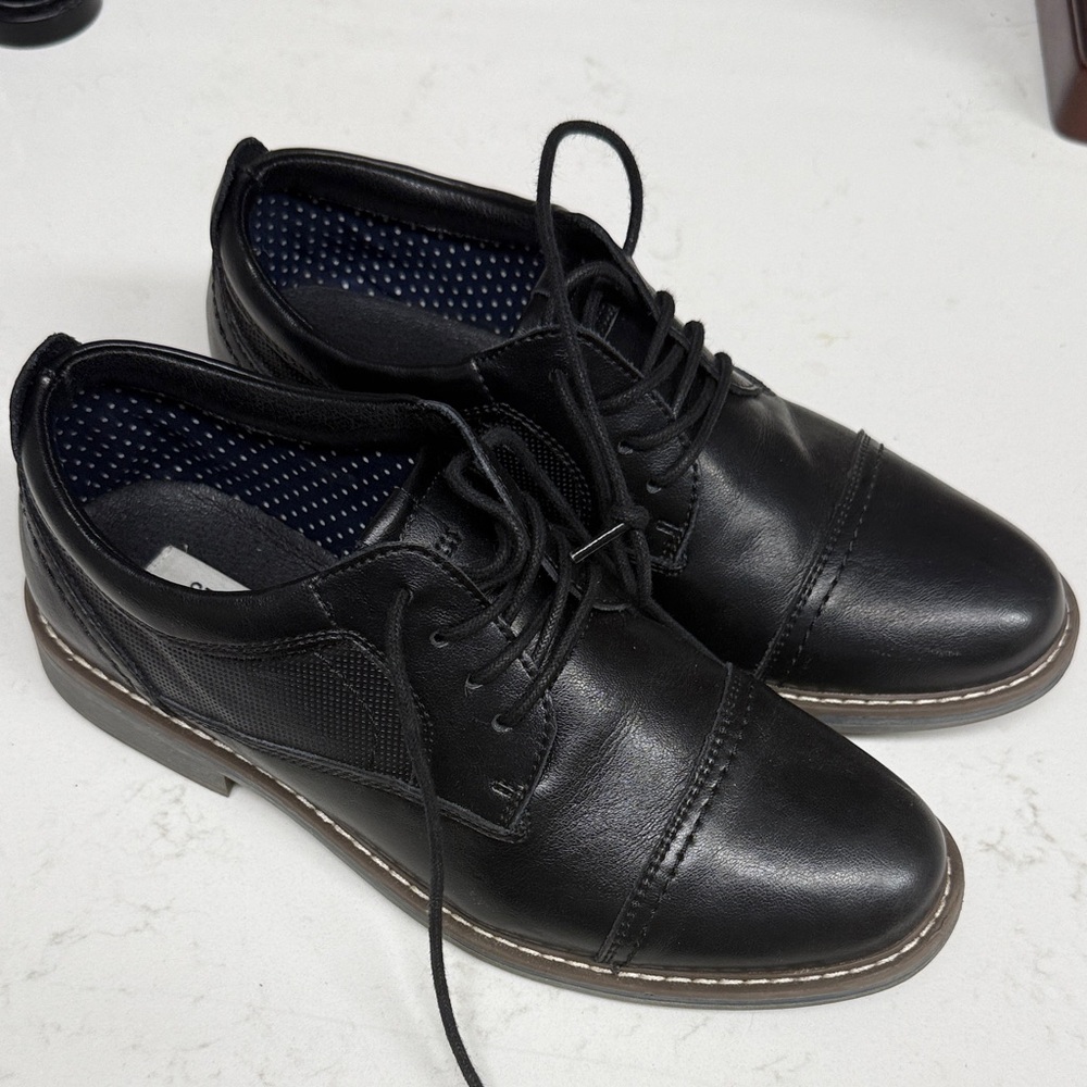 Steve Madden Black Boliverr  Oxford Shoes like NEW size 5 big kids